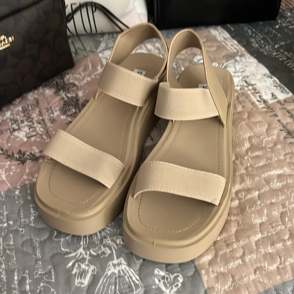 Steve Madden Sandals - Picture 6 of 10